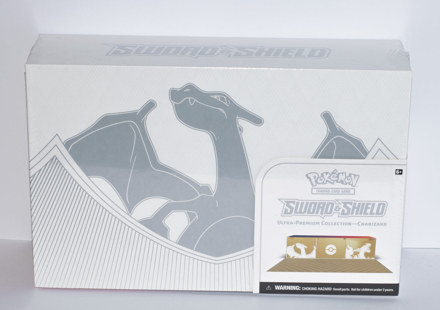 Pokémon TCG – Charizard Ultra-Premium Collection